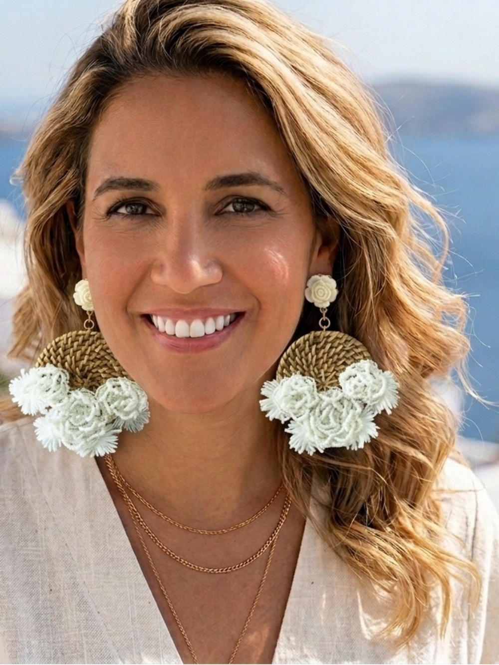 STRAW CIRCLE EARRING WHITE CROCHET